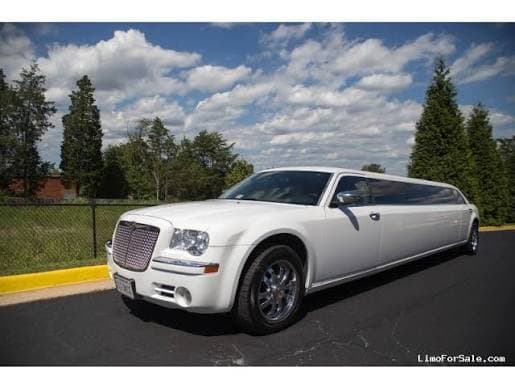 CHRYSLER 300 LIMO — photo 1